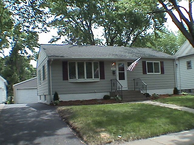 1st image of 814 Lexington Pkwy S