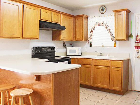 4th image of 2904 Samantha Dr