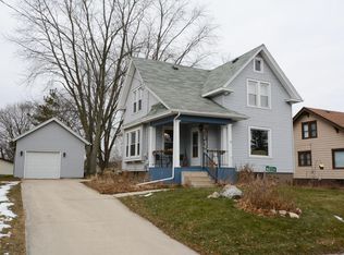 N8337 North St, Ixonia, WI 53036