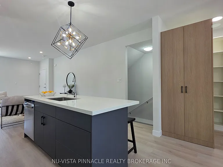 1208 Fanshawe Park Rd E #21 — Photo 8
