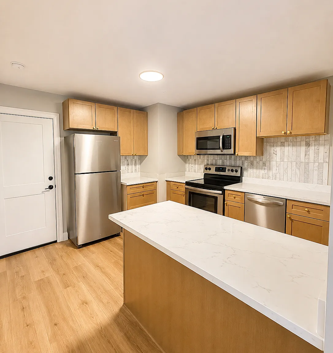 3 bed, 1250 sqft, $5,250 — Photo 1