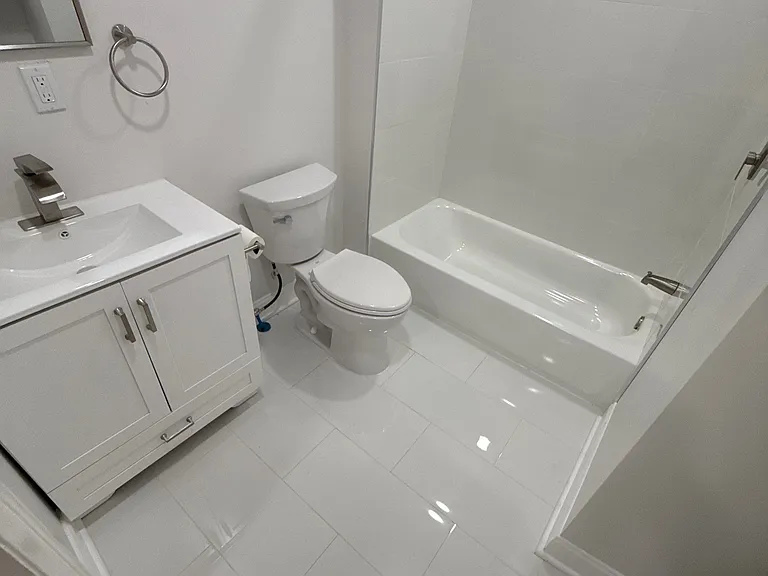 1322 S 57th St — Photo 25