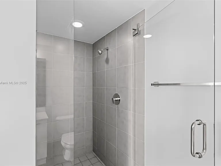 92 SW 3rd St #1 — Photo 12
