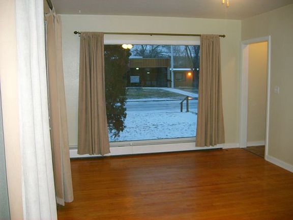4th image of 1942 Avenue B