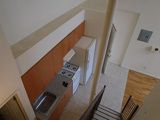 Rented by 18 REALTY | media 27