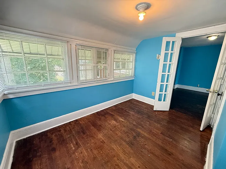 406 W Washington Ave — Photo 19