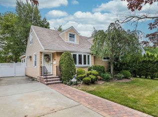1165 Wolf Ave, Valley Stream, NY 11580