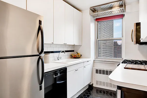 Sold by Nest Seekers International | media 4