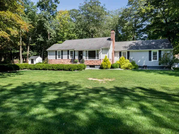 811 Oakwood Road, Orange, CT 06477