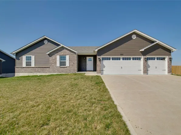 221 Winter Wheat Dr, Wright City, MO 63390