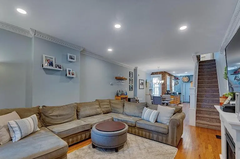 109 Ford St — Photo 3