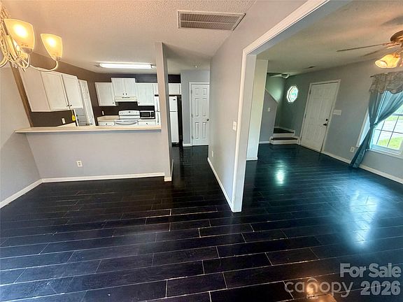 5th image of 7126 Windsong Way