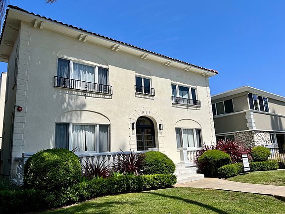 3rd image of 917 Lincoln Blvd #5