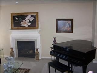 3rd image of 15804 Rosewood St