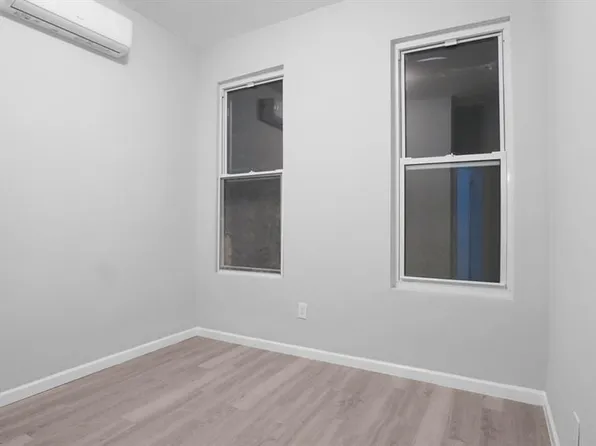 2448 Webb Avenue image 12 of 27