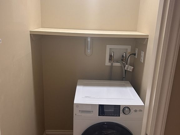 4th image of 1013 Lansdowne Ave #103