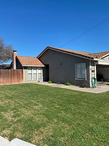 1220 N Mitchell Ave — Photo 1