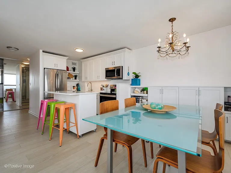 1455 N Sandburg Ter #2408 — Photo 5