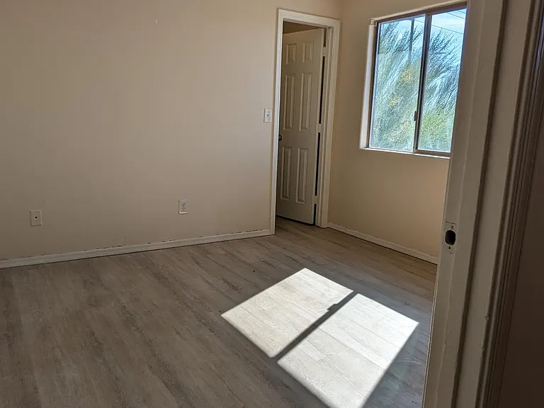 392 E Dirklay Ave — Photo 21
