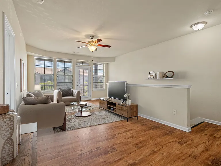 Duncan - 1 Bed / 1 Bath - 857 Sq.Ft.