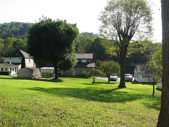 5th image of 1028 Woodside Ave