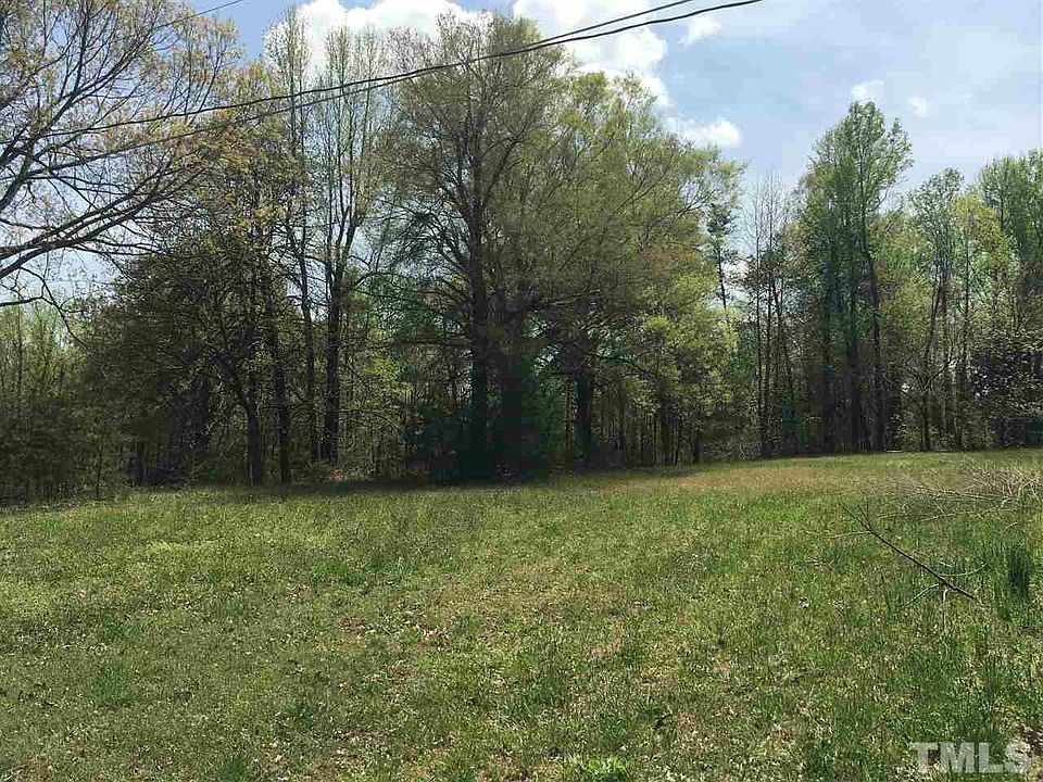2nd image of 572 Sycamore Dr