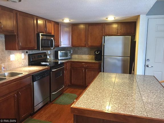 3rd image of 898 Wescott Trl #312