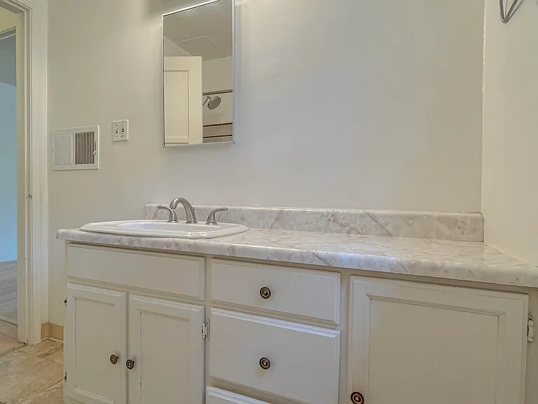 3823 Los Feliz Blvd #2 — Photo 21