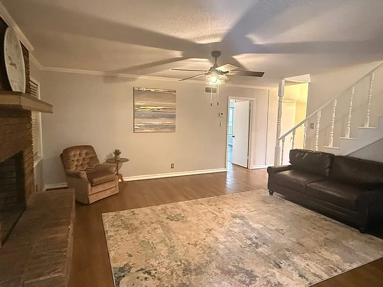103 Comanche Cir — Photo 6