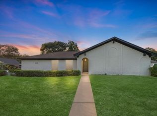 213 Westview Dr, Sealy, TX 77474