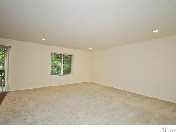 3rd image of 16321 82nd Ln NE