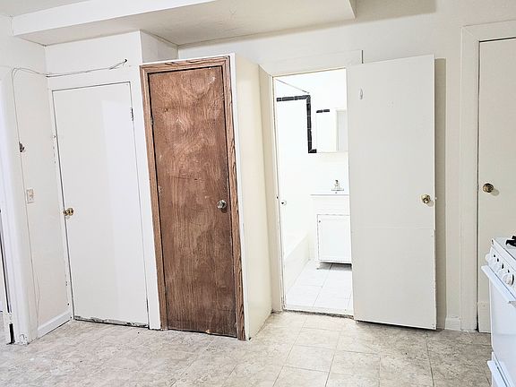 2nd image of 2046 E 56th St #Gf