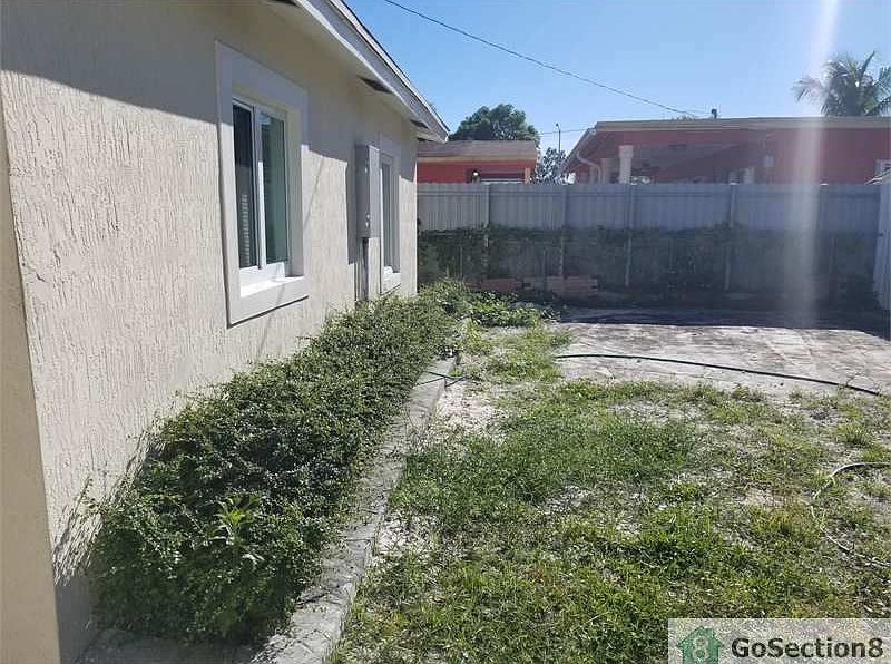 2nd image of 10345 NW 30th Ct #C