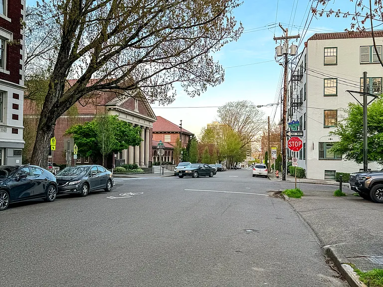 1818 NW Couch St #3 — Photo 9