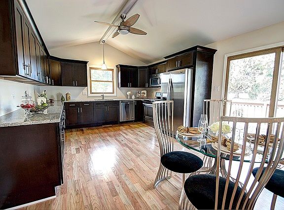 5th image of 15650 Badger Ln