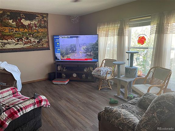 2nd image of 2485 Tower Ave