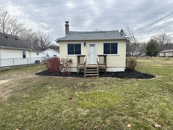 1403 Griswold Ave, Sterling, IL 61081