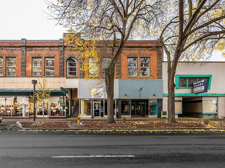 622-628 Main St — Photo 2