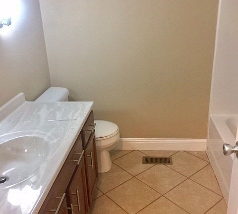 4th image of 466 Wyatt Ave