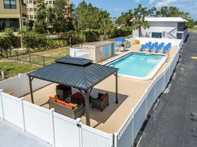 1872 Phillippi Shores Dr, Sarasota, FL