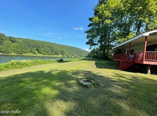 130 Catchall Ln, Beach Lake, PA 18405