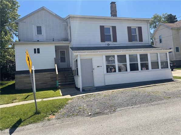 381 Chestnut St, Hyde Park, PA 15641