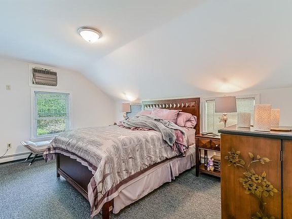 5th image of 689 Long Hill Ave