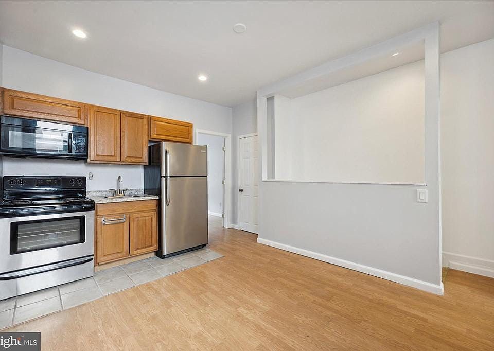 1st image of 1402 N Newkirk St #B