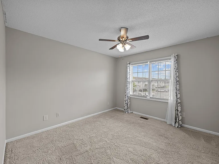 3809 E Vancroft Cir #C — Photo 20