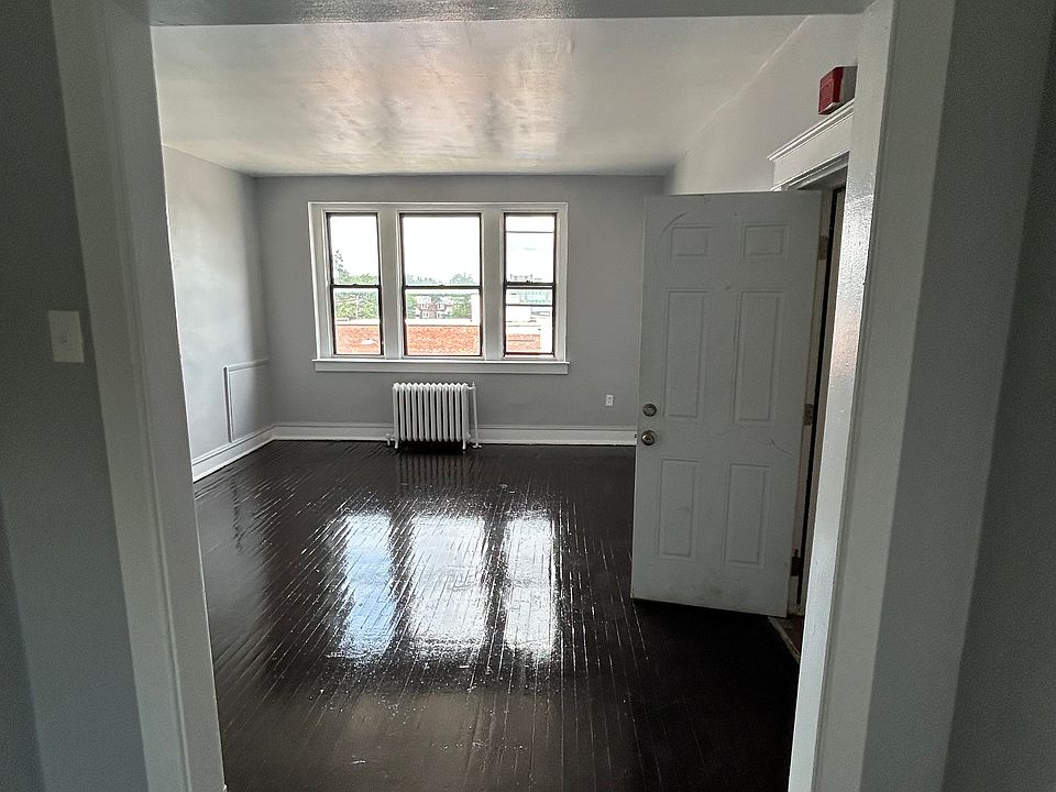 Entry way to Living room (Dining room perspective)