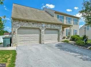 385 Olde Hickory Rd, Mount Wolf, PA 17347