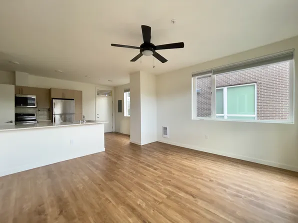 121 12th Ave E #400, Seattle, WA 98102