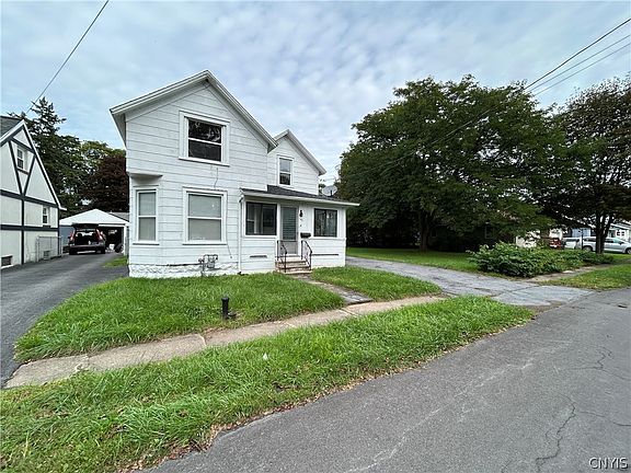 2nd image of 142 W Warrington Rd