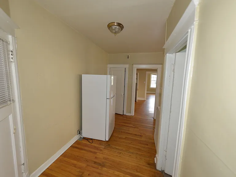 2112 Portis Aveapt #A — Photo 9